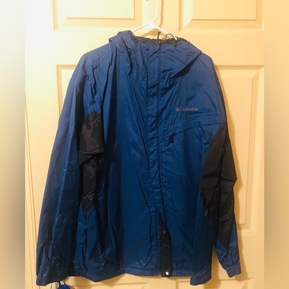 Columbia Men’s Windbreaker/Rain Jacket Size XL Blue with black sleeves